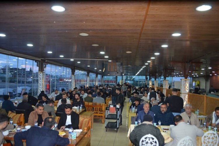Nizip Orman Ürünleri, Mobilyacı Esnaflarıyla İftar Sofrasında Buluştu Nizip Orman Ürünleri, Mobilyacı Esnaflarıyla İftar Sofrasında Buluştu