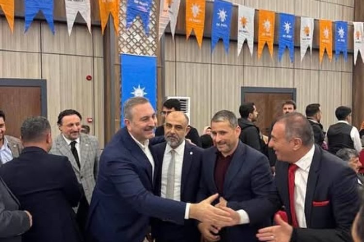 Gaziantep’te AK Parti Teşkilatlarından Vefa İftarı: Birlik ve Beraberlik Mesajı Gaziantep’te AK Parti Teşkilatlarından Vefa İftarı: Birlik ve Beraberlik Mesajı