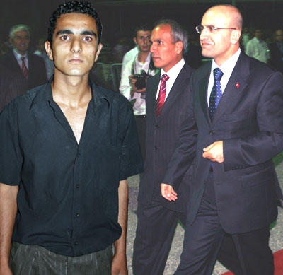 Okumak için Bakan Şimşek'e koştu
