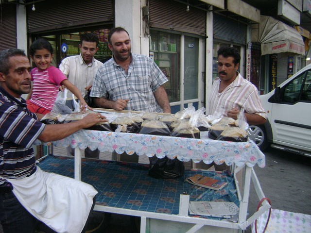 Iftar Vakti Yaklaşirken...