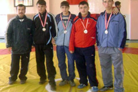 Özyurt Koleji'nin güreş başarısı
