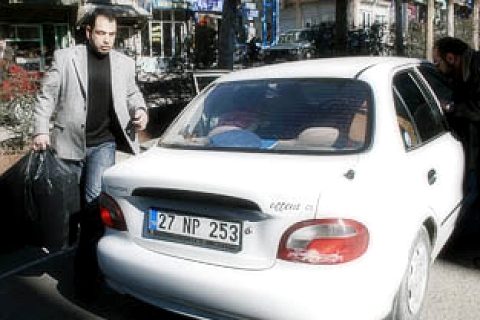Kaçak sigara satıcılarına suçüstü