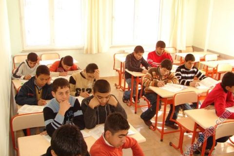 400 öğrenci ücretsiz eğitim görüyor