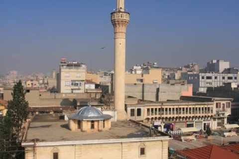 Çarşı Camiinin Önündeki Otobüs Durağı