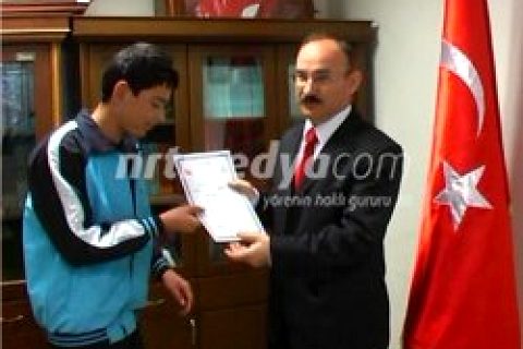 Başarı Sahiplerine Ödül Verildi