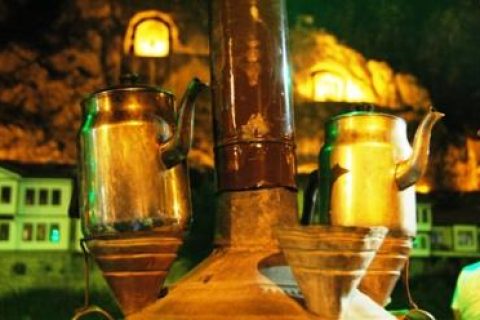 Zaten sen de yoksun?  diyemiyorum artık.