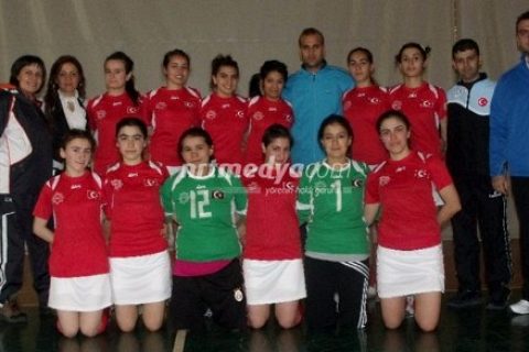 Nizip Hokey Takımı Yarı Final'de