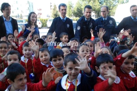 Miniklerin Emniyet Müdürlüğü Gezisi