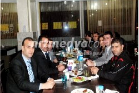 Hacı Öztürk, Başarılı Sporculara Yemek Verdi