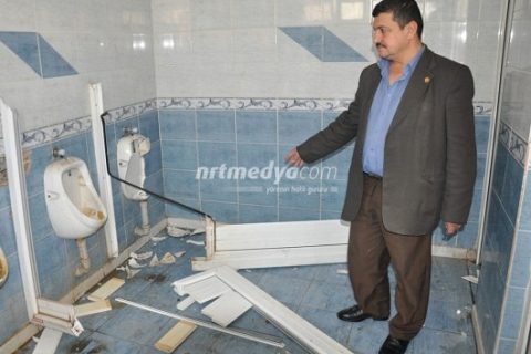 Nizip Belediyesi'ne ait, Umumi Tuvaleti Yıktılar