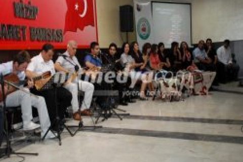 Öğretmenlerden "Müzik ve Şiir Dinletisi"