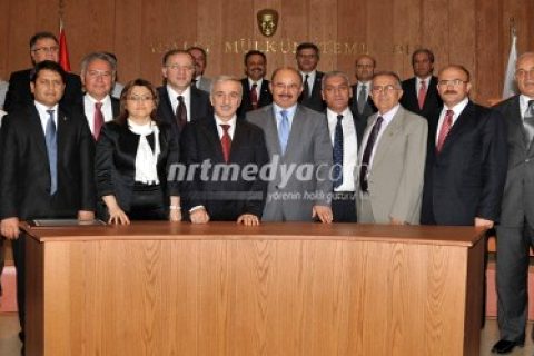 Gaziantep AK Parti ve CHP Milletvekilleri Mazbatalarını Aldı