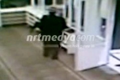 Ayakkabı Hırsızlığı Güvenlik Kamerasına Takıldı