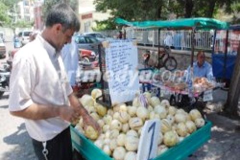 Nizip'te Pepino Satışları