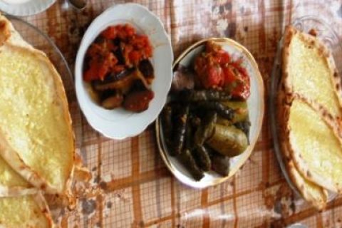 Gidersek Yemeğimizi de Götürürüz  ve Yemek Yaptırtma Çilesi
