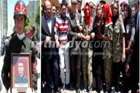 şehit komando'nun cenazesinde mahşeri kalabalık