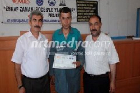 Madeni Sanatkârlar Odası'nda Belge Töreni