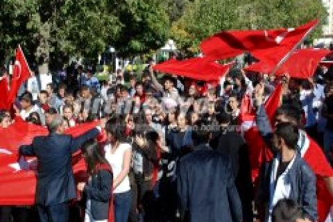 Öğrencilerden Teröre Tepki Yürüyüşü