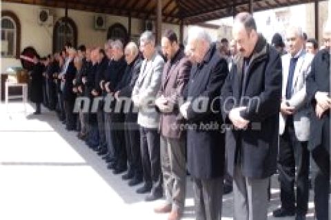 Burhan atalay toprağa verildi