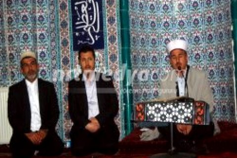Video:   MERHUM ALPARSLAN TÜRKEŞ İÇİN MEVLİT OKUTULDU