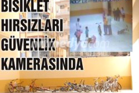 Bisiklet hırsızları güvenlik kamerasında