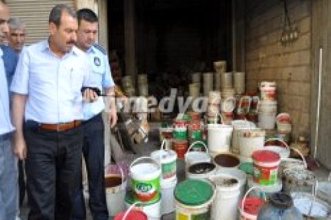 Nizip'te 5 ton Bozuk Gıda Ele Geçirildi