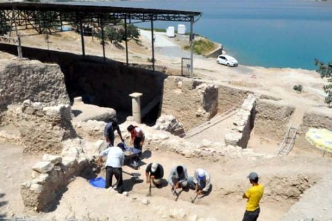 Zeugma'nın Surları Ortaya Çıkarıldı