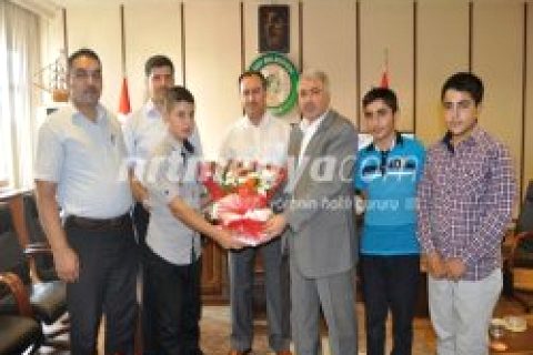 çınar-der yönetimi'nden akdoğan'a ziyaret