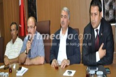 Akdoğan ve vekiller muhtarları dinledi