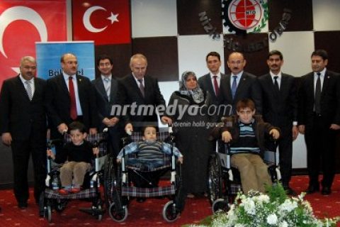 Mavi Kapaklar İle Alınan Tekerlekli Sandalyeler Sahiplerine Verildi