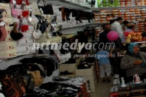 Mağazalarda Yılbaşı Hazırlığı