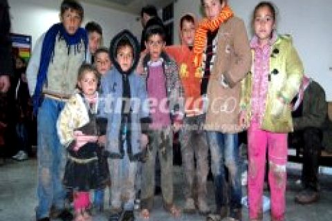 Ayaklarının Çamuruyla Kaçtılar