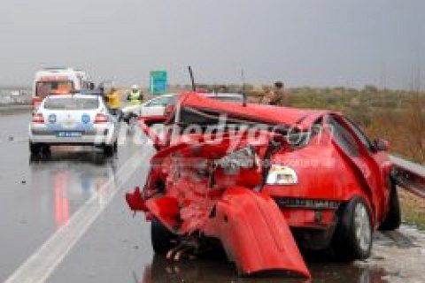 Video:   NİZİP'TE 3 ARAÇ BİRBİRİNE GİRDİ: 1 YARALI
