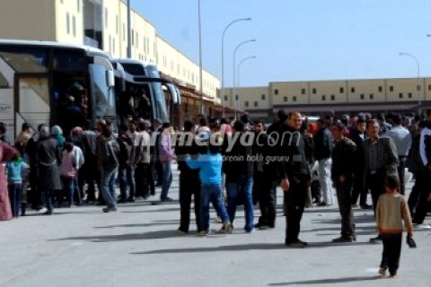 Nizip'teki Suriyeliler Adana'ya Sevk Edildi