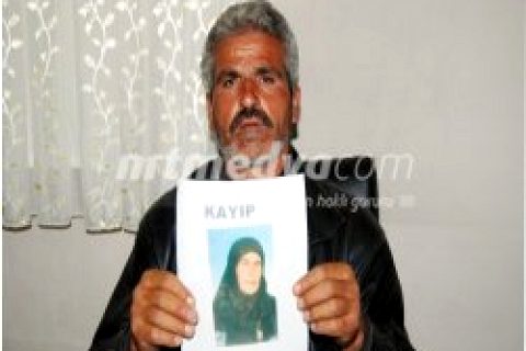 Kaybolan eşini gözyaşları içerisinde arıyor