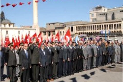 Video:   18 MART ŞEHİTLERİ ANMA GÜNÜ VE ÇANAKKALE DENİZ ZAFERİ\'NİN 98\'İNCİ YILI