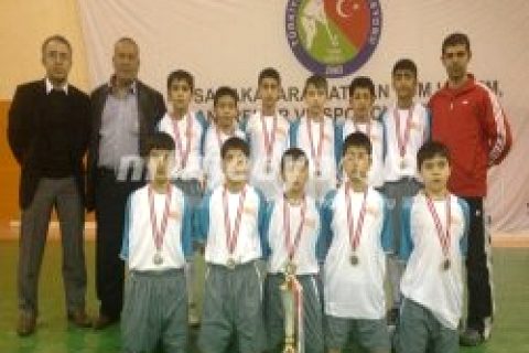 Minik Hokeycilerin Büyük Başarısı