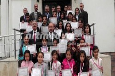 Video:   NİZİP'İN "HALK OYUNLARI" BAŞARISI