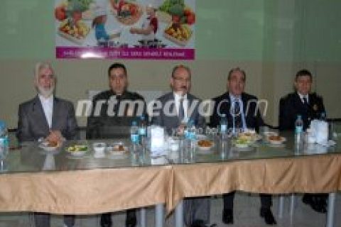 Öğrenciler, "Ekmek İsrafı"na Dikkat Çekti