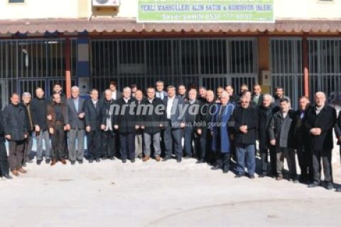 Hacı Fevzi Akdoğan\'a Fıstık Halinde Esnaftan Sevgi Seli