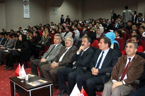 Nizip Ticaret Odası Sponsorluğunda Ortaokullar Arası Bilgi Yarışmaları Başladı.