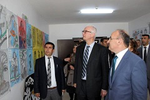 Avrupa Birliği çadır ve konteyner kenti ziyaret etti.