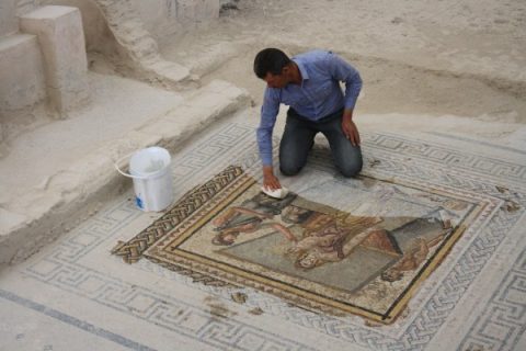National geographic resmi internet sitesinde zeugma'yı haber konusu yaptı :