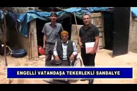 Engelli vatandaşa tekerlekli sandalye