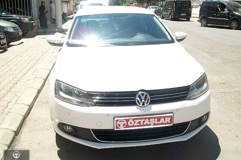 öztaşlardan  2012 model 2013 çıkışlı jetta  1.6 tdi comfortline