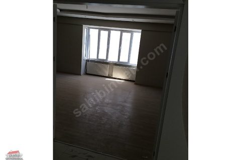 4+1 2 banyo 220 m2 3 Kat Çınar Sitesinde Daire