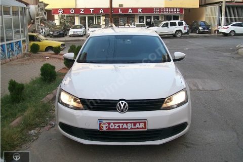 öztaşlar'dan 2012 jetta 1.6 trentline hatasız boyasız