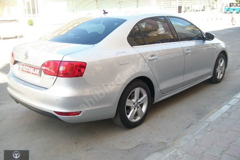 öztaşlar'dan 2012 1.4 tsı jetta 122 ps comfortline  hatasız gri
