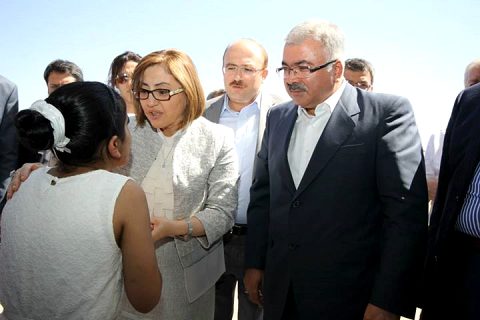 Photo - GAZİANTEP BÜYÜKŞEHİR BELEDİYE BAŞKANI FATMA ŞAHİN VE GAZİANTEP MİLLETVEKİLLER
