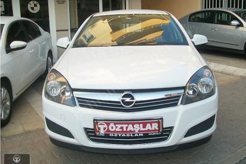 öztaşlar'dan 2012 1.6 benzinle opel astra otomotik fitez